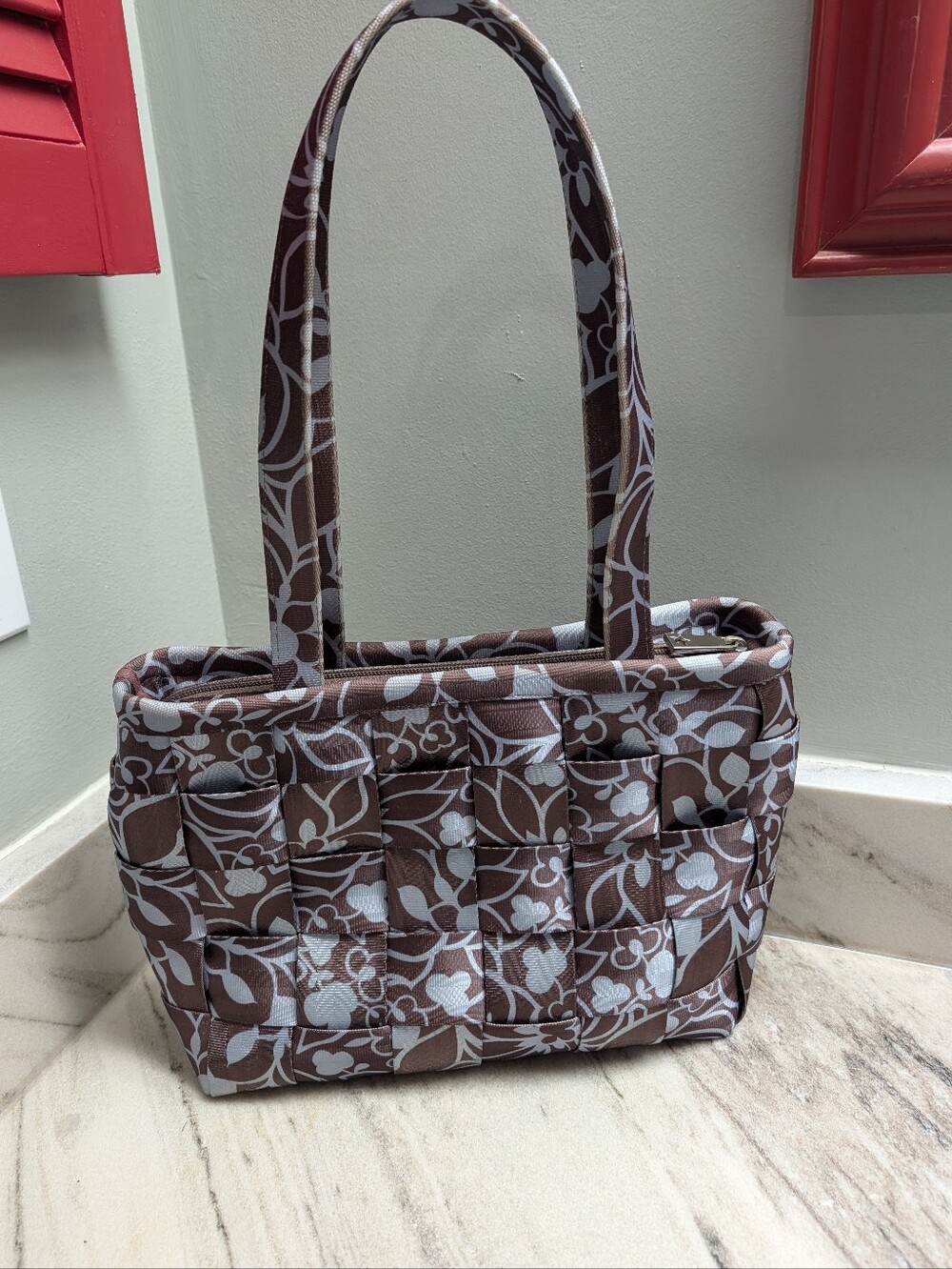 Harvey's Seatbelt Bag Chocolate And Blue Floral